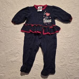 New England Patriots girls 6/9 months ruffle tush footie, VGUC